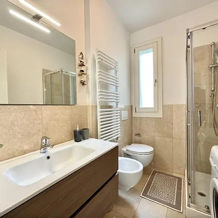 3 Family Apartments-carraro Immobiliare ليدو دي يسولو