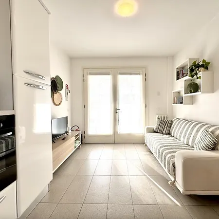 3 Family Apartments-carraro Immobiliare ليدو دي يسولو
